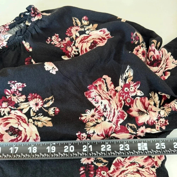 C&C California || Women's Botanica Soft V Neck Blouse Top Black Pink 2X - Picture 7 of 9